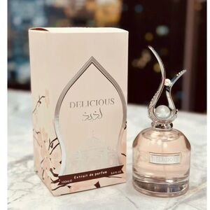 Delicious Women's Extrait de Parfum - Soft Pink Bottle